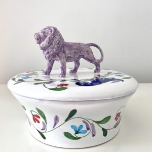 MENAGERIE BOX